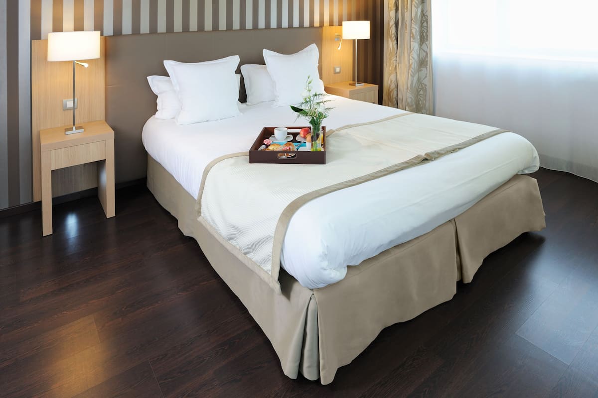 In-room safe, desk, soundproofing, iron/ironing board