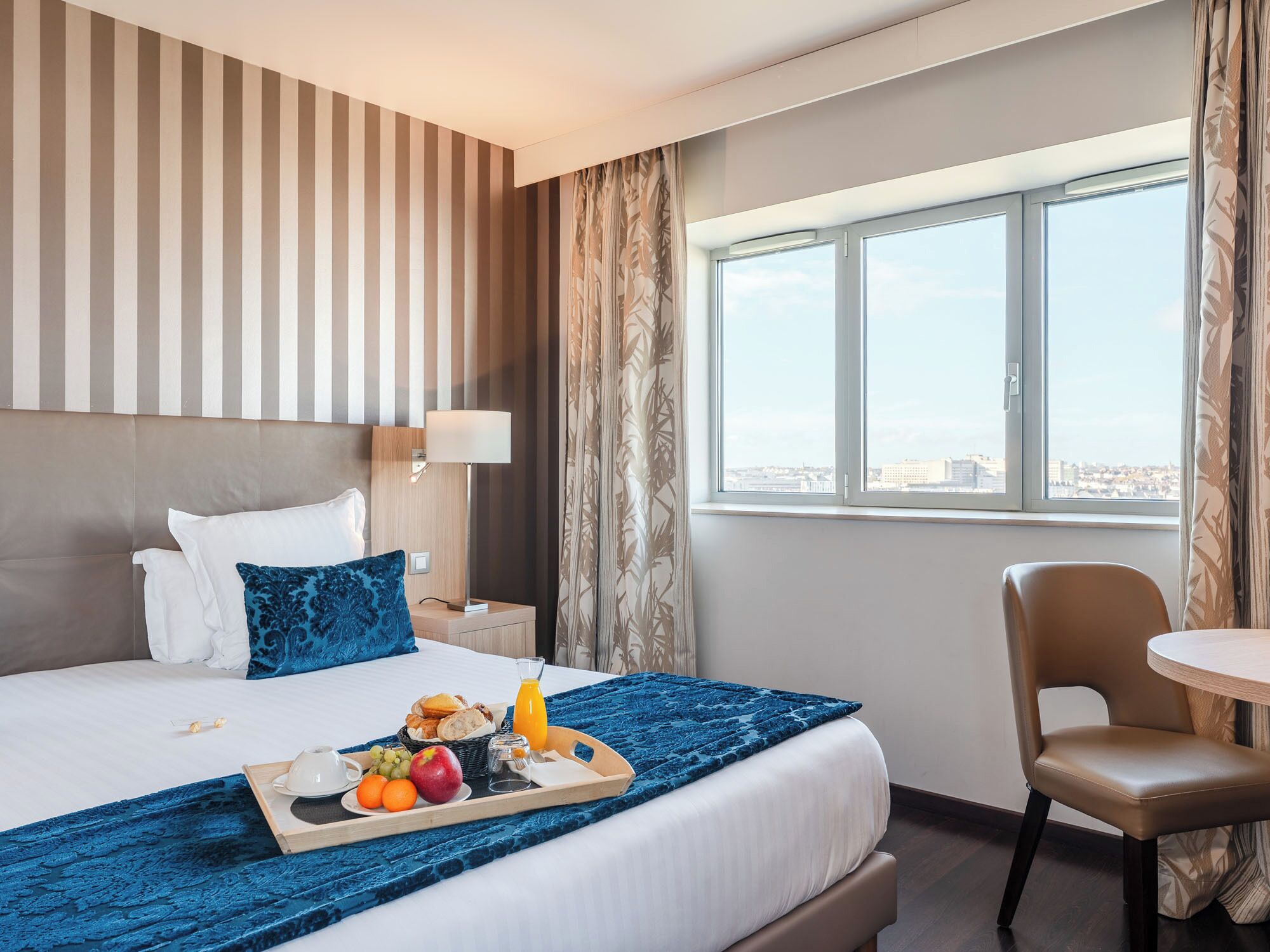 アパートメント (Executive) | セーフティボックス (室内)、デスク、防音設備、アイロン / アイロン台