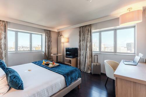 Apartment (Executive) | In-room safe, desk, soundproofing, iron/ironing board