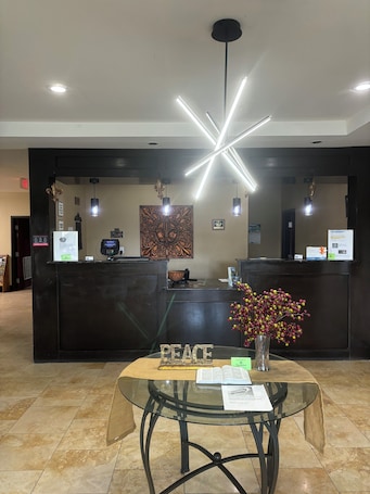 Front of property – evening/night. Rodeway Inn & Suites Winnfield