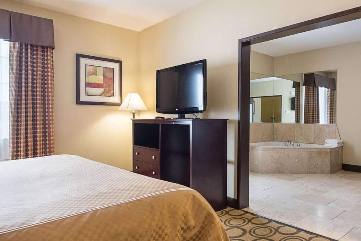 Blackout drapes, iron/ironing board, free WiFi, bed sheets