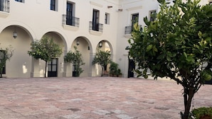 Courtyard - Mesón de la Merced Hotel Boutique, Patio & Spa (Querétaro)