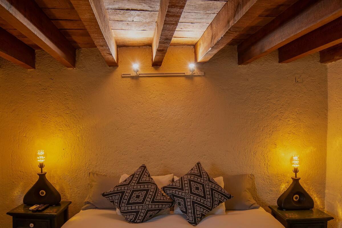 Master Suite tres niveles, con tina | Dundyner, safe på rommet, blendingsgardiner og lydisolert