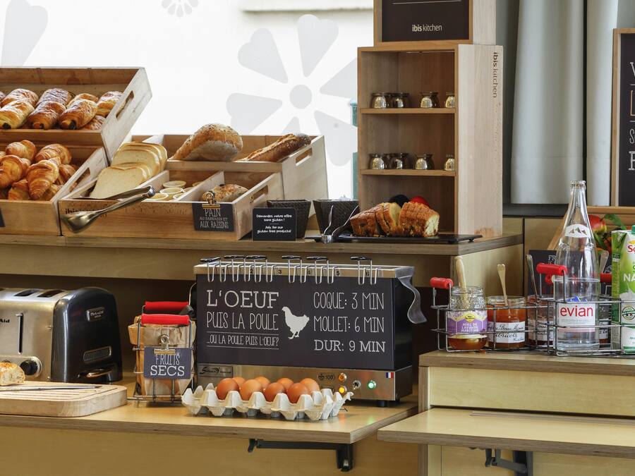 Café da manhã com buffet todos os dias (EUR 12.90 por pessoa)