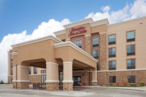 Exterior - Hampton Inn & Suites Watertown (Watertown)
