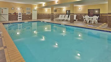 Indoor pool, pool loungers