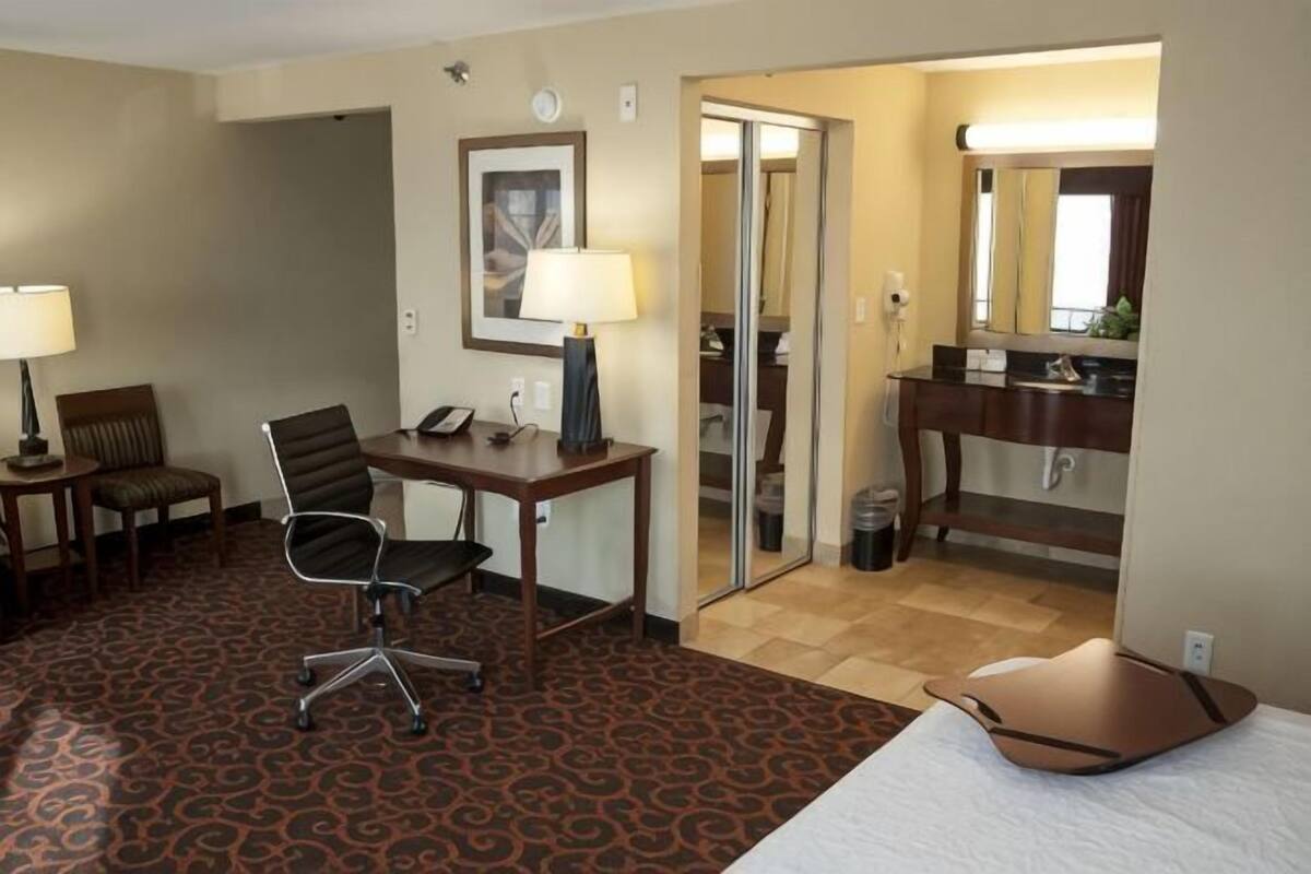 Desk, iron/ironing board, free cots/infant beds, WiFi