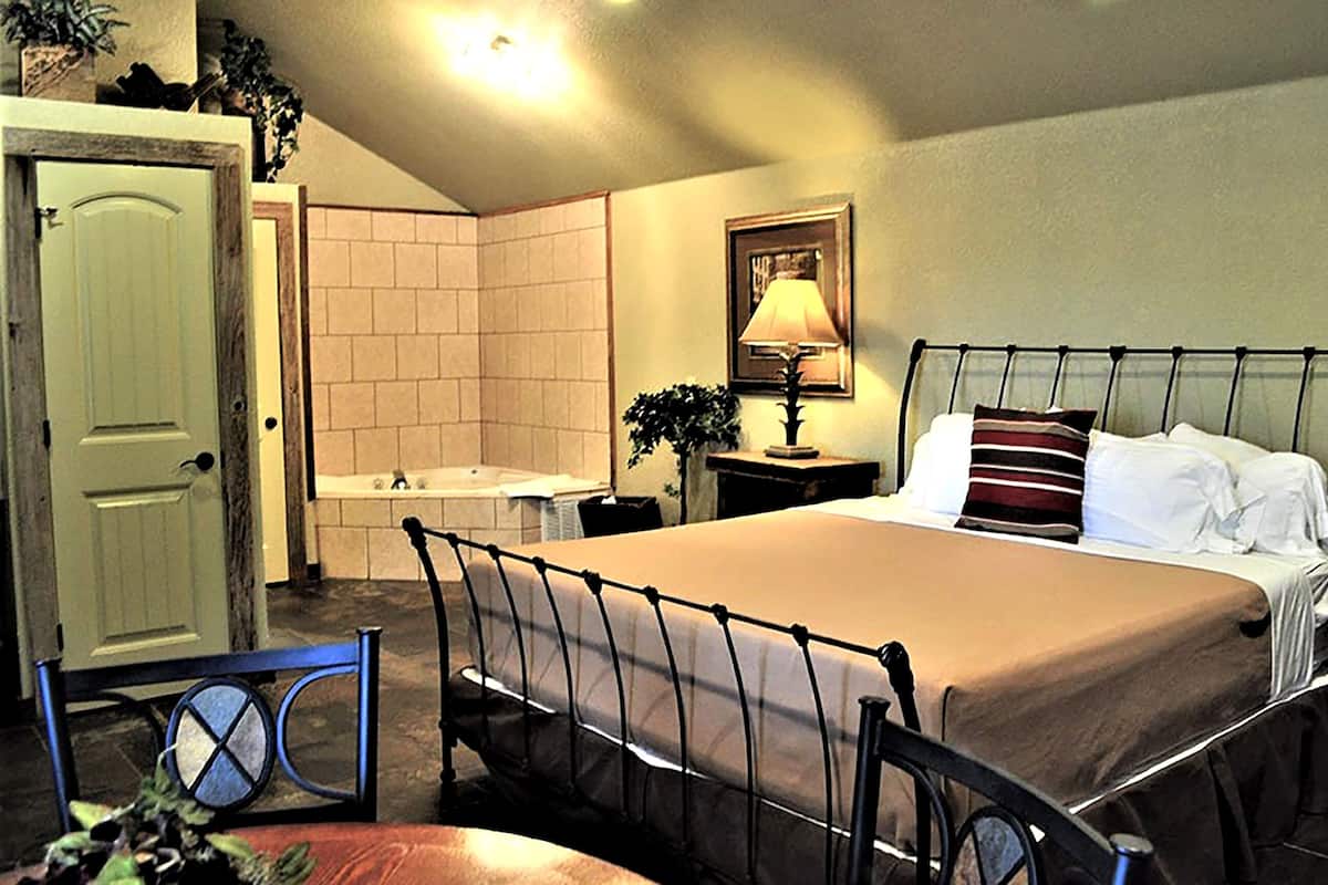Rustic Creek Cabin 4 | WiFi, bed sheets