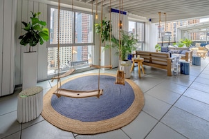 2 bars/lounges, rooftop bar