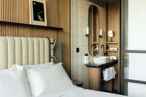 Literie de qualité supérieure, matelas Select Comfort, minibar