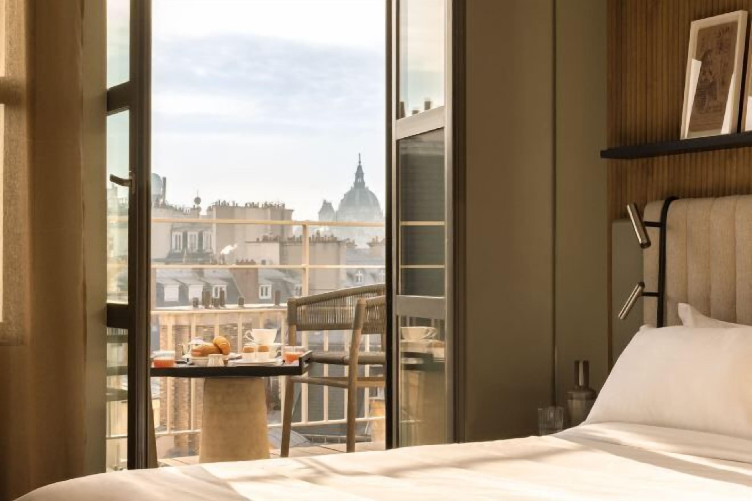 高級寢具、Select Comfort 床墊、迷你吧、客房內保險箱