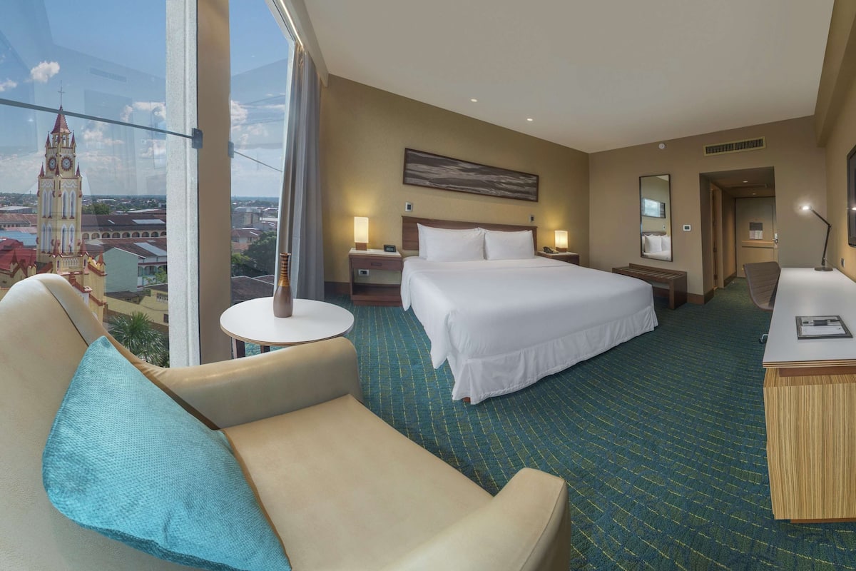 Premium bedding, down duvets, minibar, in-room safe
