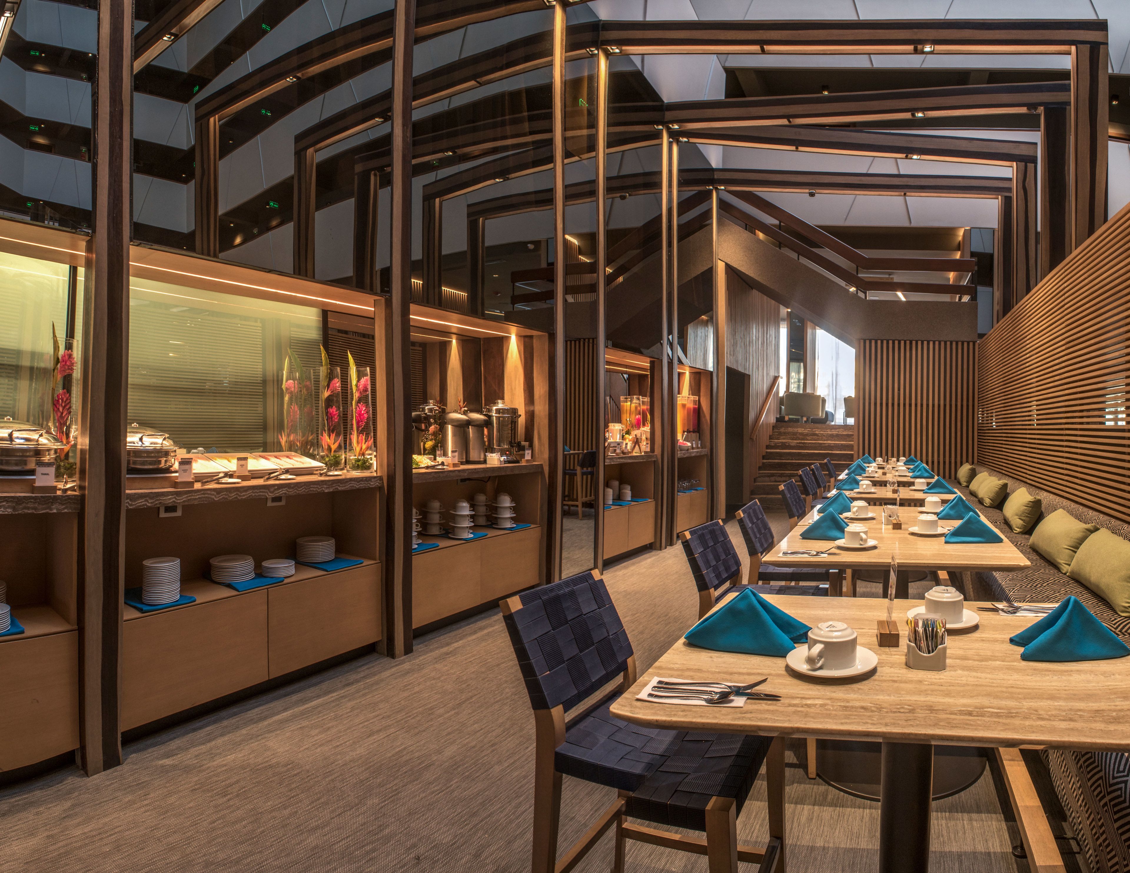 Daily cooked-to-order breakfast (USD 22.00 per person)