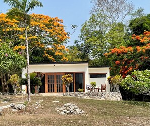 Executive Room, 1 King Bed | 1 bedroom, premium bedding, pillowtop beds, blackout drapes - Gumbo Limbo Jungle Resort (Georgeville)