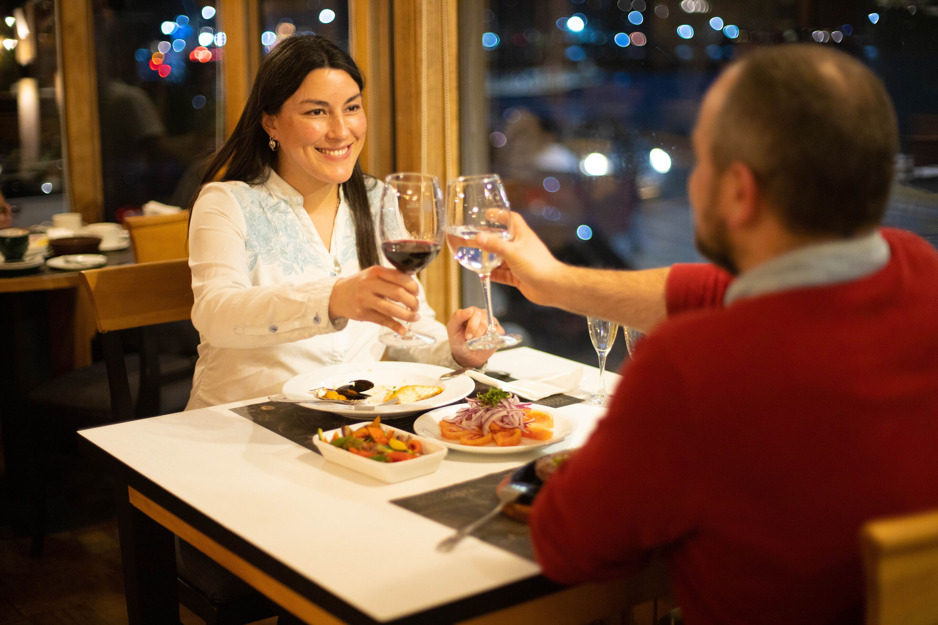 breakfast, lunch and dinner served