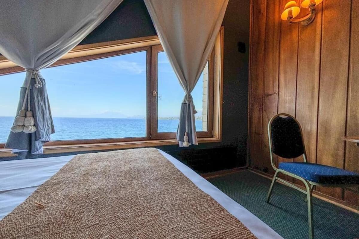 family duplex, multiple beds, lake view | 1 bedroom, in-room safe, soundproofing, free wifi