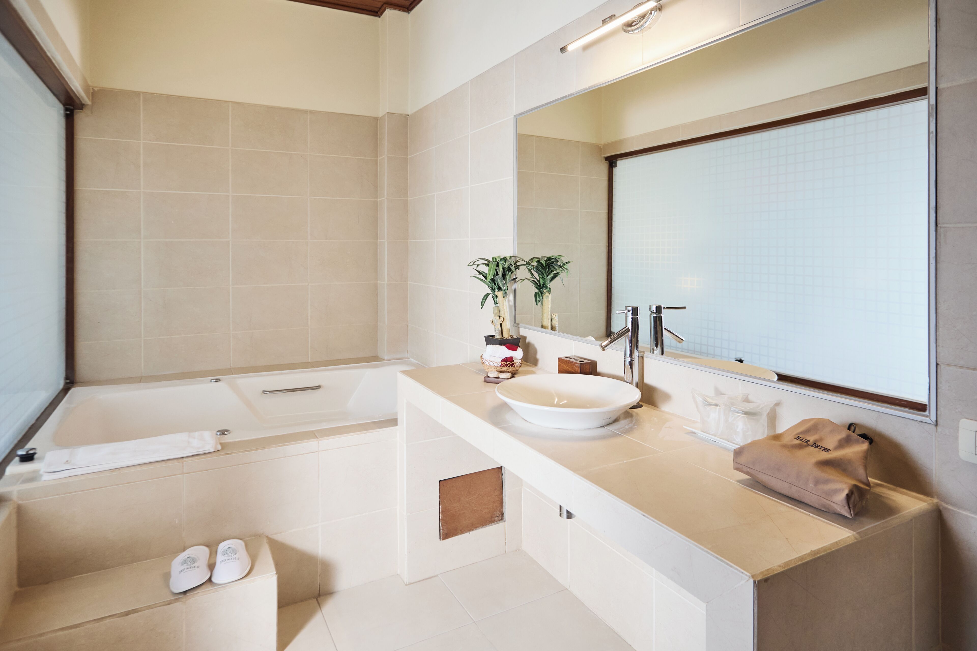 Photo - El Dorado Classic Hotel