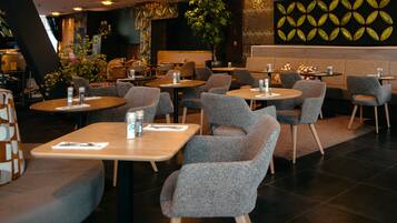 Desayuno buffet todos los días (con cargo)