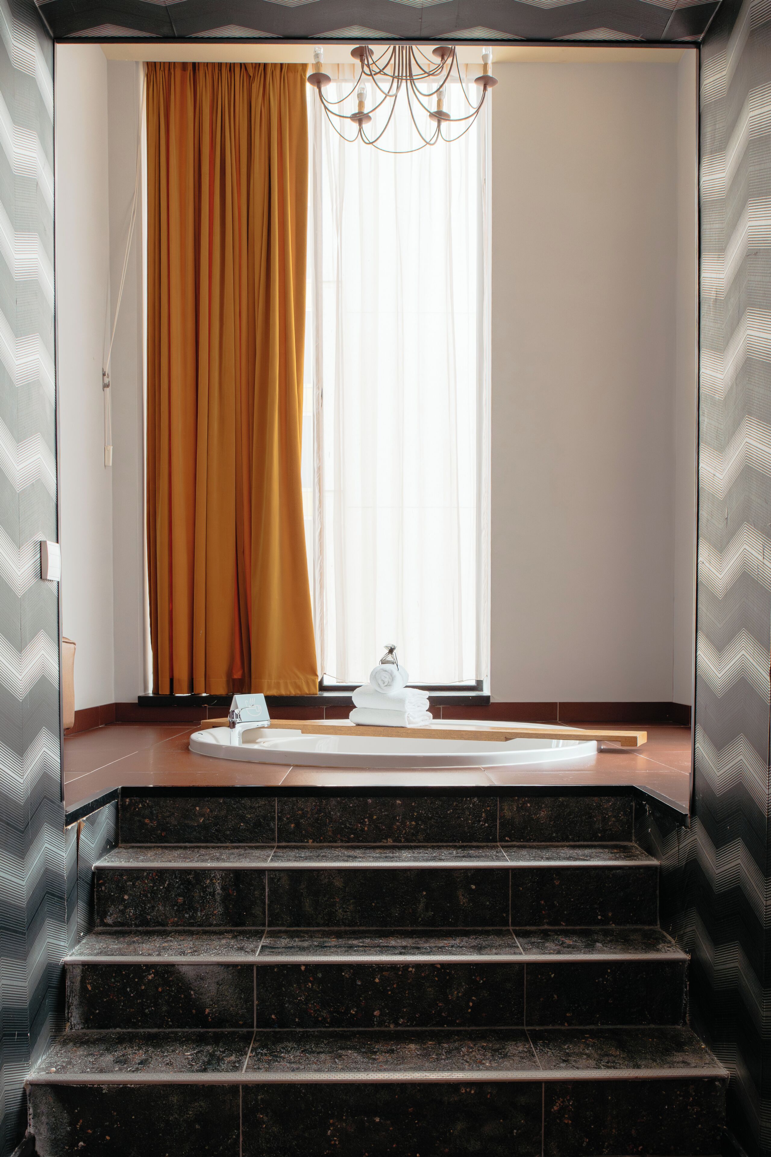Suite | Bathroom | Hair dryer, soap, shampoo, toilet paper
