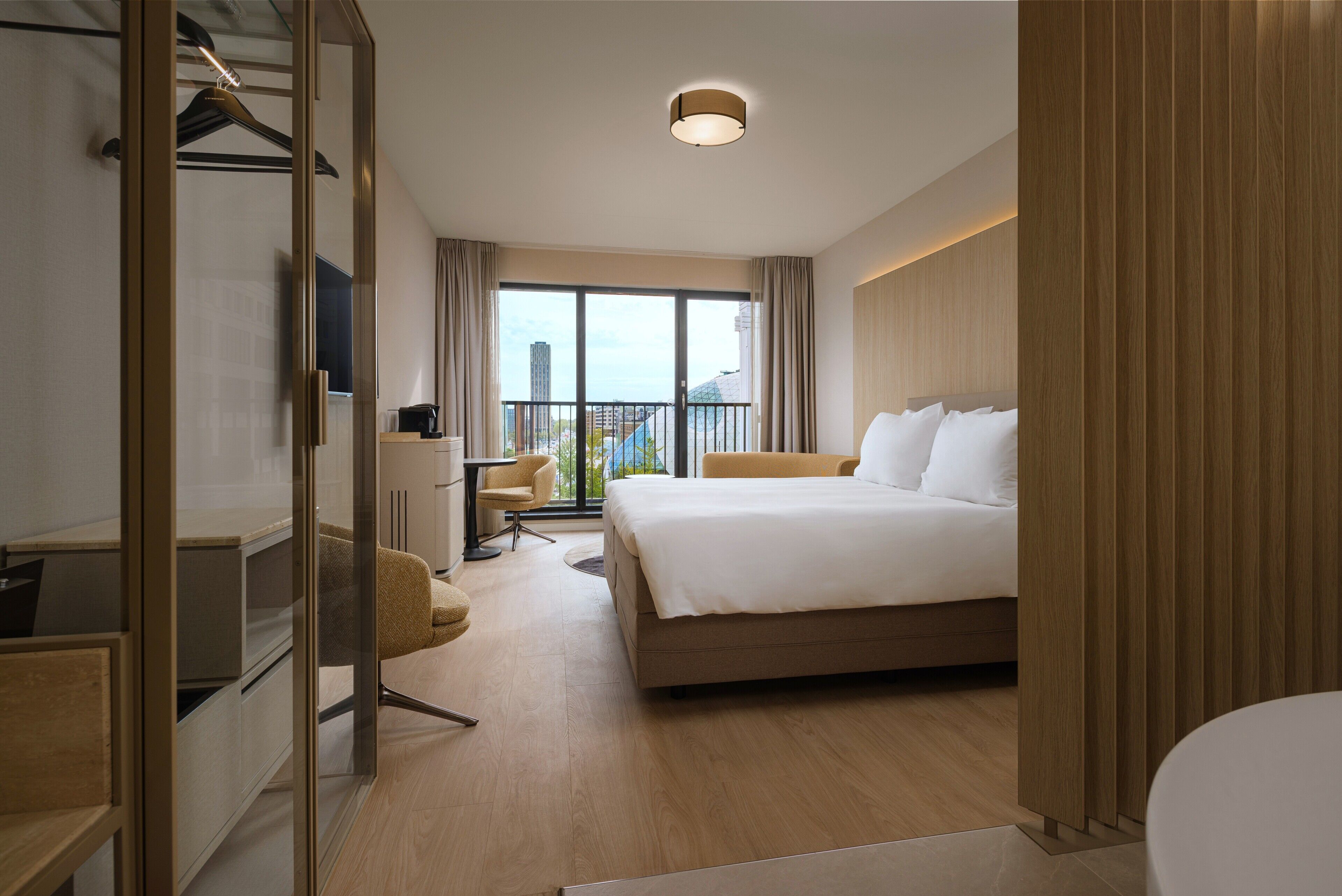 Superior Spa | In-room safe, individually decorated, individually furnished, desk