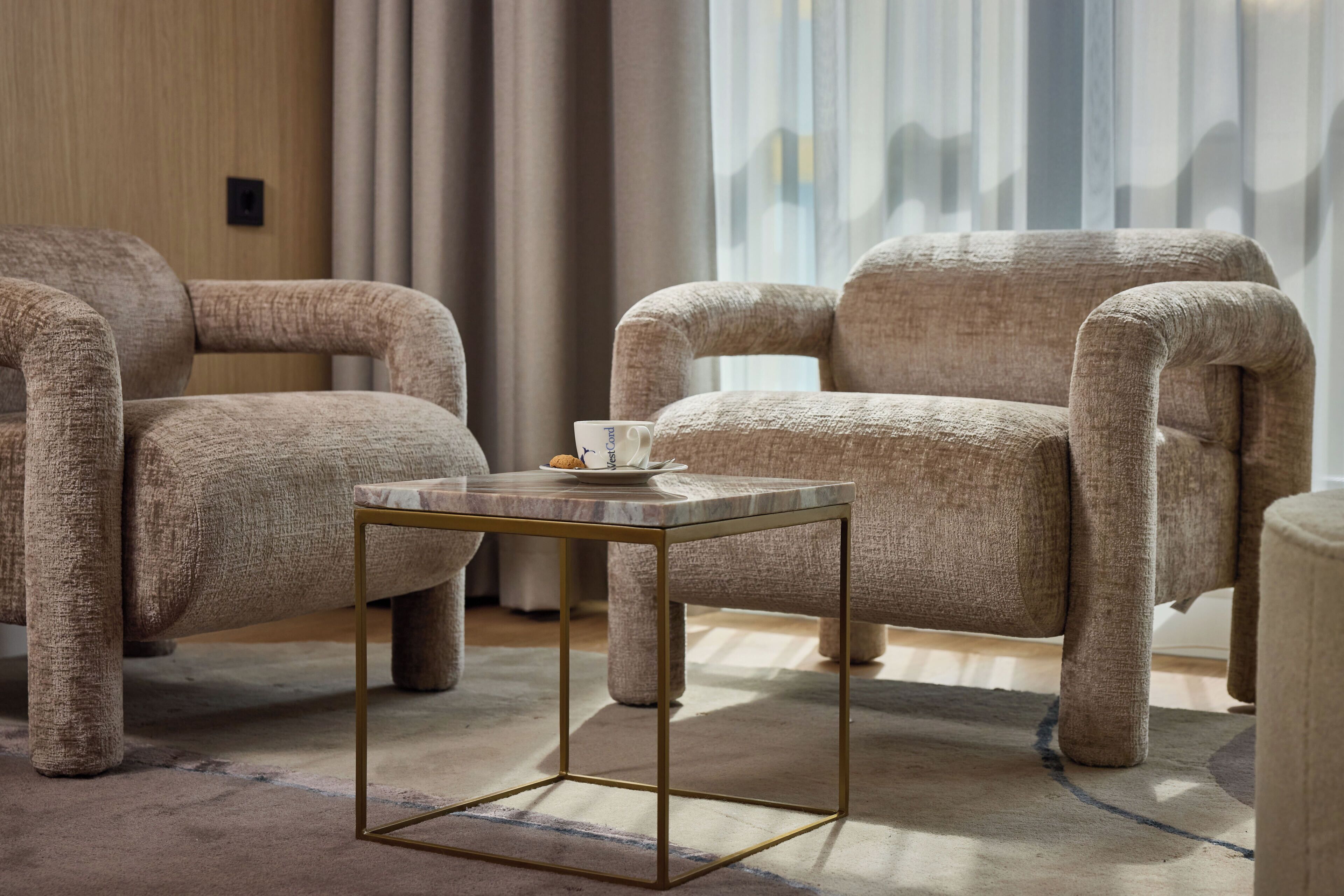 1 bedroom, in-room safe, individually decorated, individually furnished