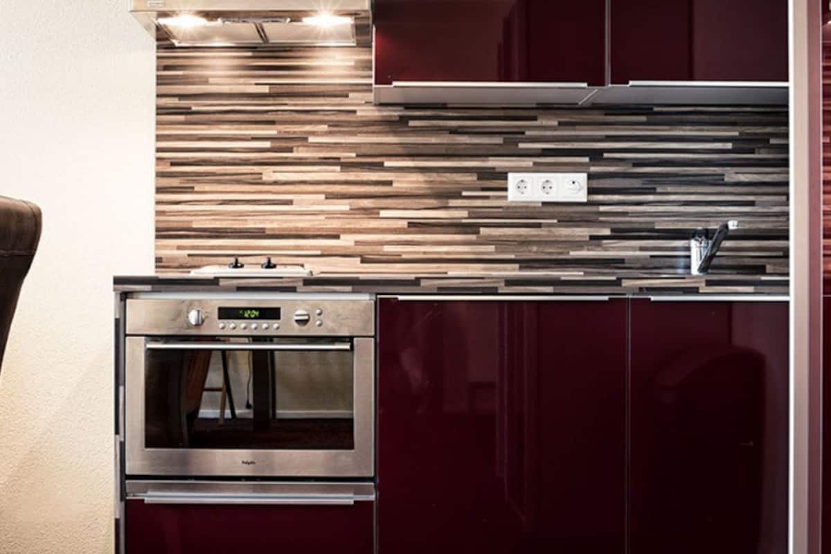 studio | private kitchenette | fridge, coffee/tea maker, electric kettle, cookware/dishes/utensils