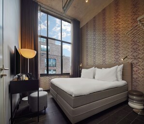 Matchbox | In-room safe, individually decorated, individually furnished, desk - Westcord Hotel Eindhoven (Eindhoven)