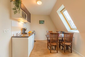 Doppelzimmer, 1 Doppelbett und Schlafsofa | Eigene Küche