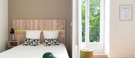 Coffres-forts dans les chambres, bureau, rideaux occultants