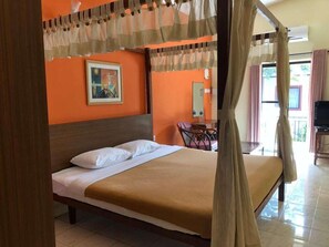 Bed sheets - Banyan Tree Courtyard (Candolim)