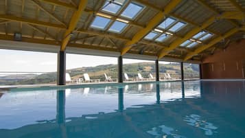 Indoor pool, sun loungers