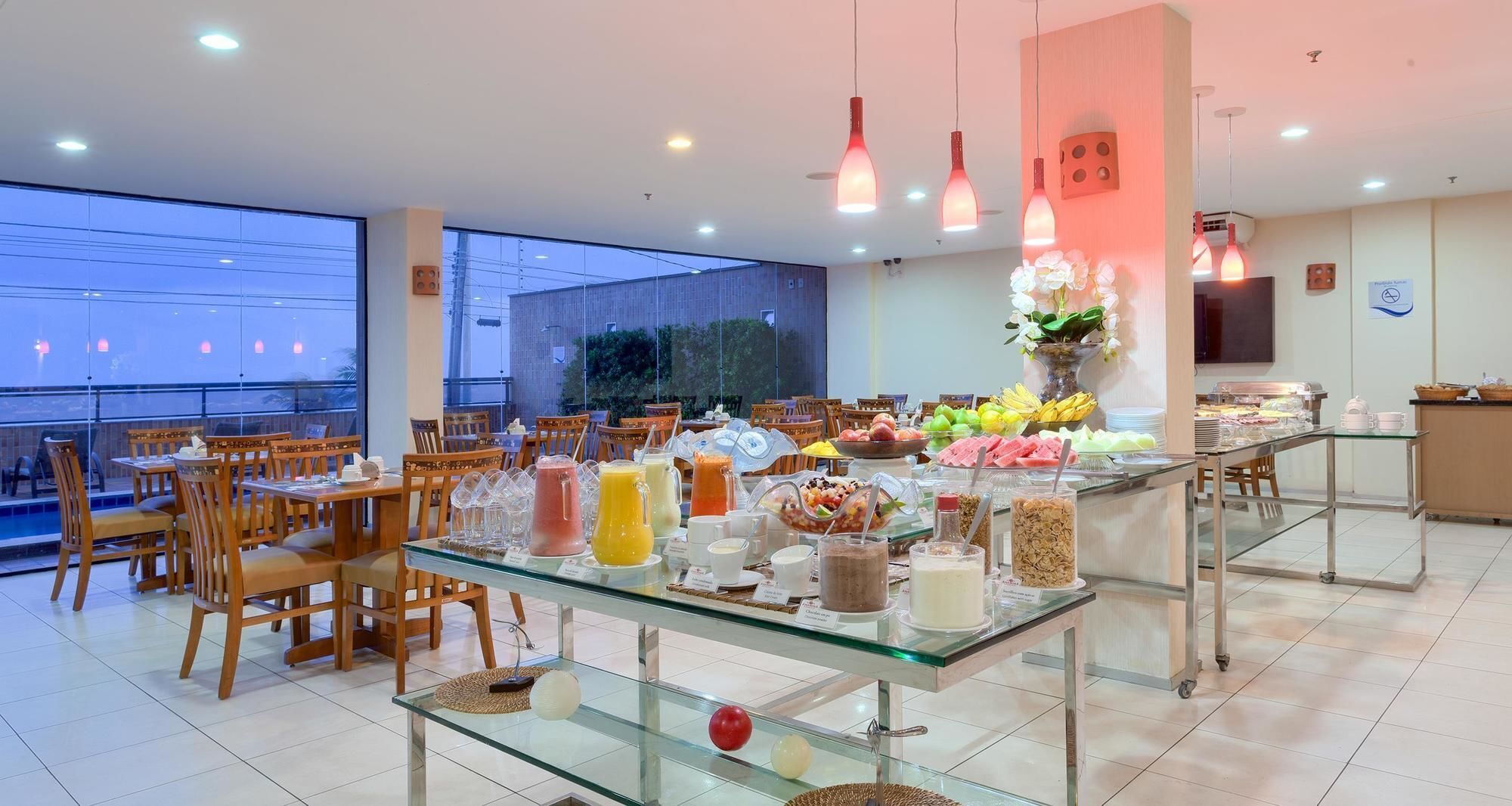 Breakfast, lunch and dinner served