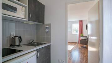 Fridge, microwave, stovetop, electric kettle