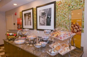 Tägliches inbegriffenes Frühstücksbuffet