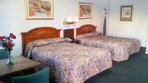 Two double beds non smoking | Free WiFi, bed sheets - Relax Inn Westminster (Westminster)