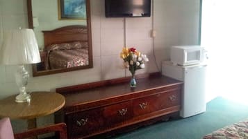 One king bed non smoking | Free WiFi, bed sheets