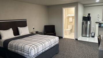 Standard Room, 1 King Bed | Desk, iron/ironing board, free WiFi, bed sheets