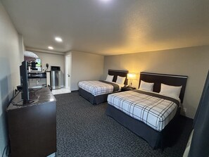 Desk, iron/ironing board, free WiFi, bed sheets - Royal Inn Eugene (Eugene)