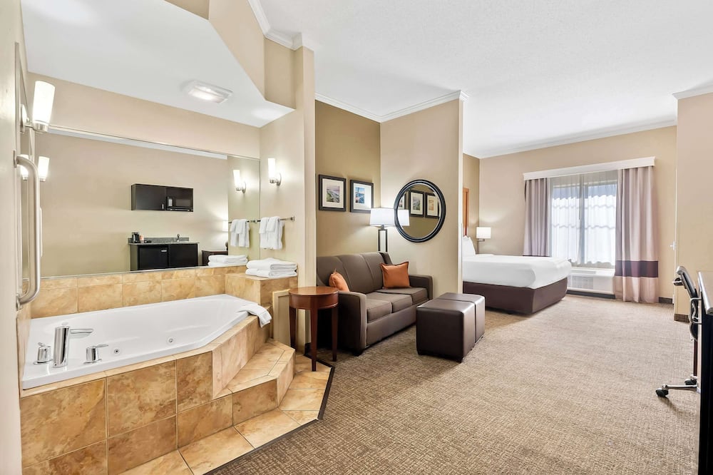 Comfort Suites