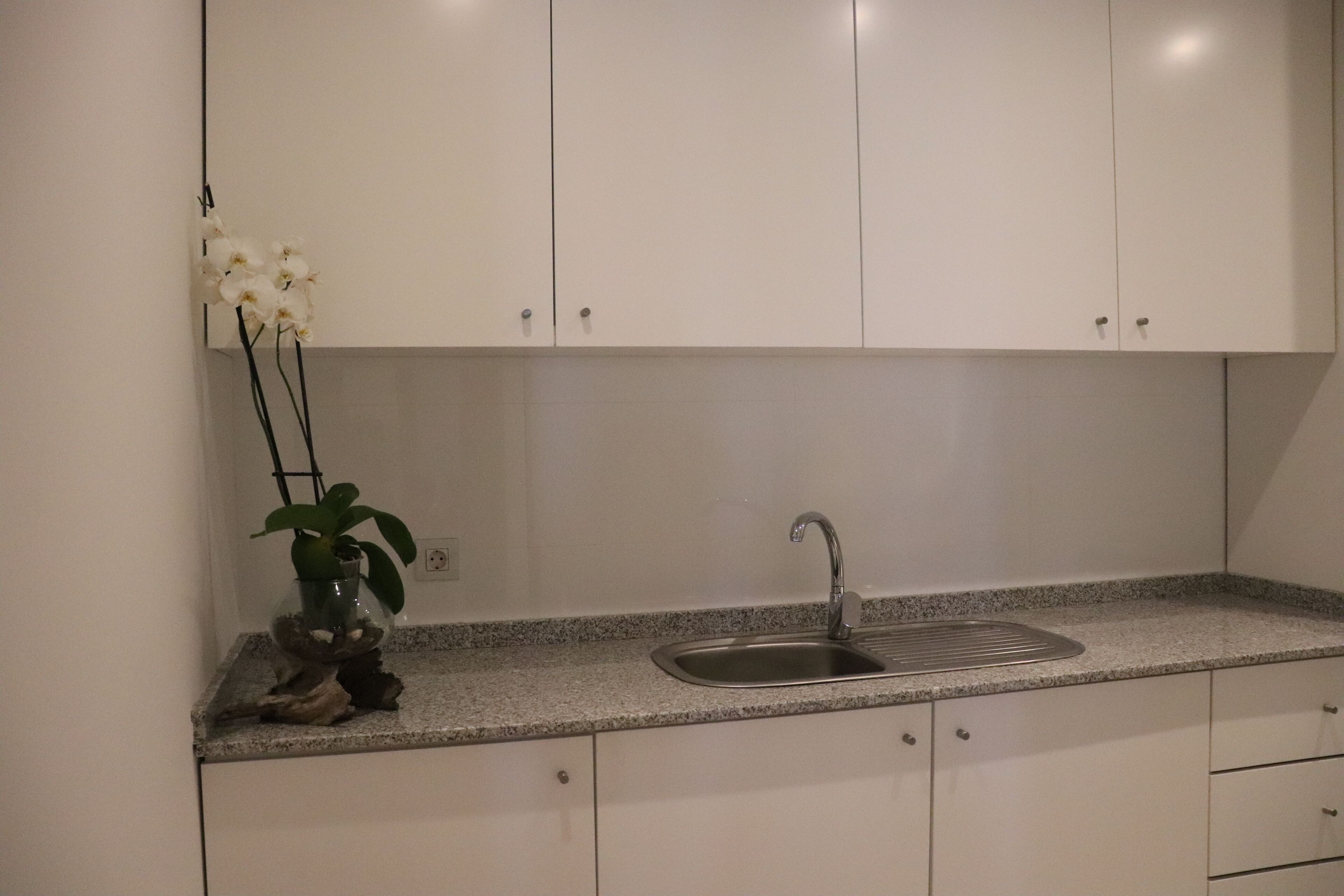 presidential quadruple room | private kitchen | fridge, microwave, coffee/tea maker, electric kettle