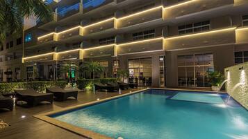 Outdoor pool, sun loungers