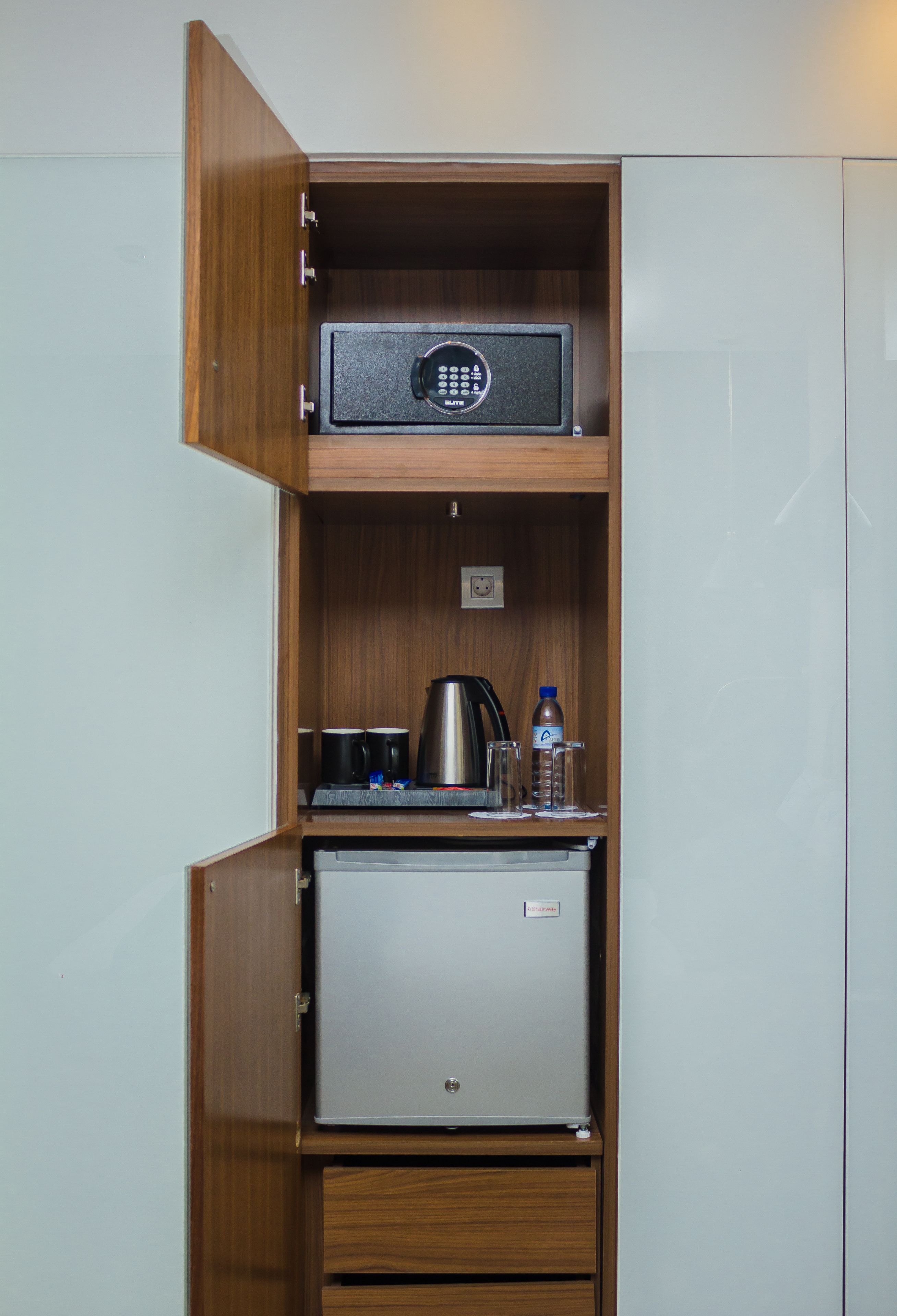 standard room | 1 bedroom, minibar, in-room safe, individually decorated