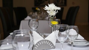 Couples dining - Afrin Prestige (Maputo)