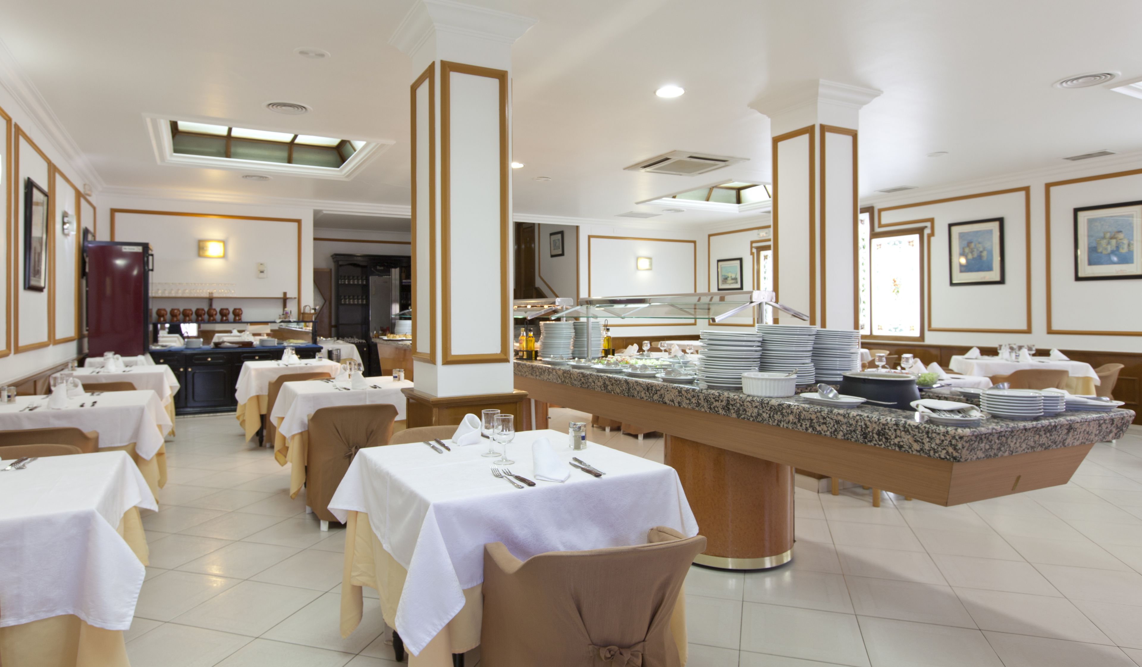 breakfast, lunch and dinner served