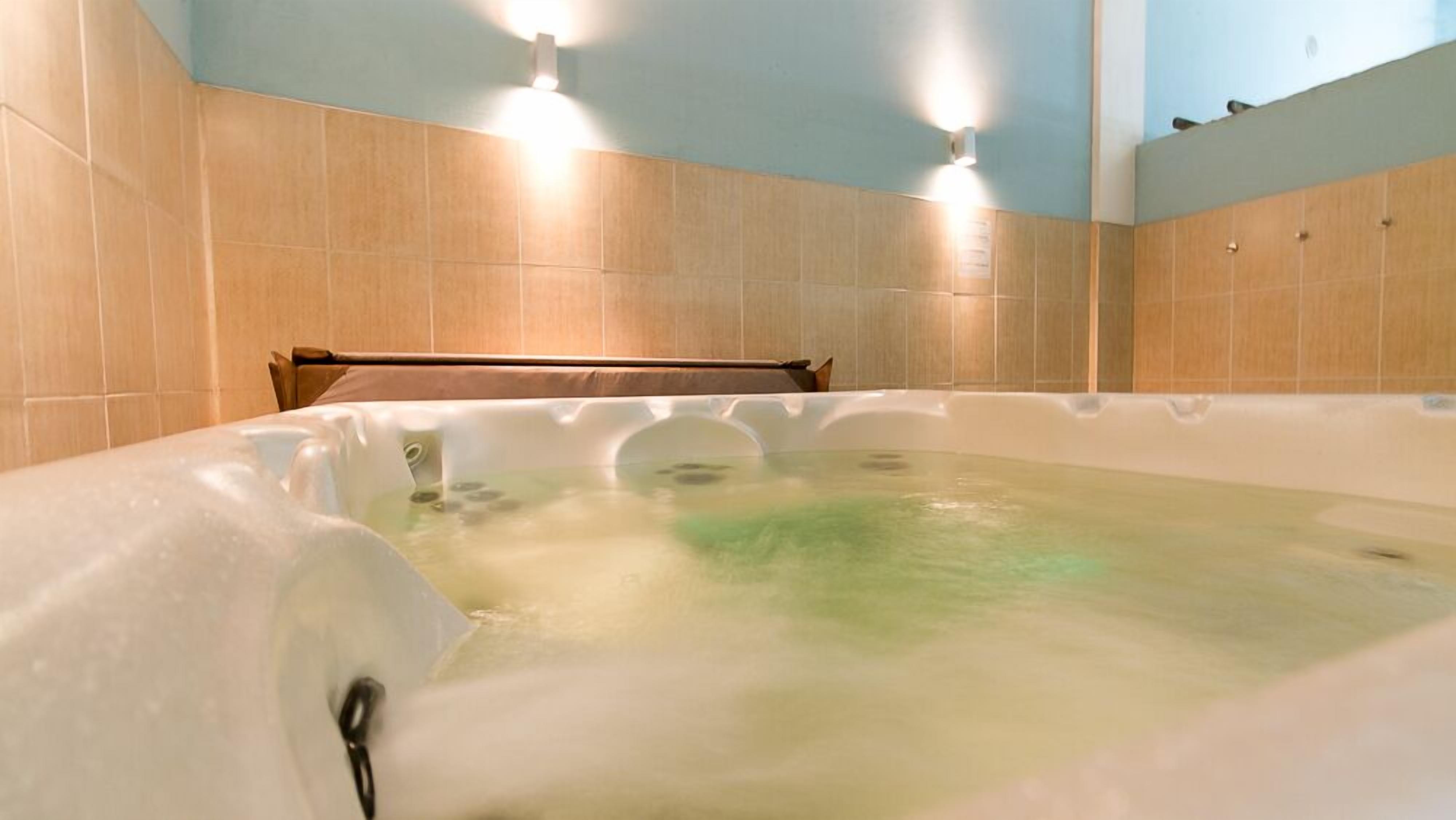 indoor spa tub