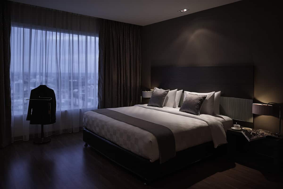 Suite Exécutive, 1 très grand lit, accès au salon club | Minibar, coffres-forts dans les chambres, bureau