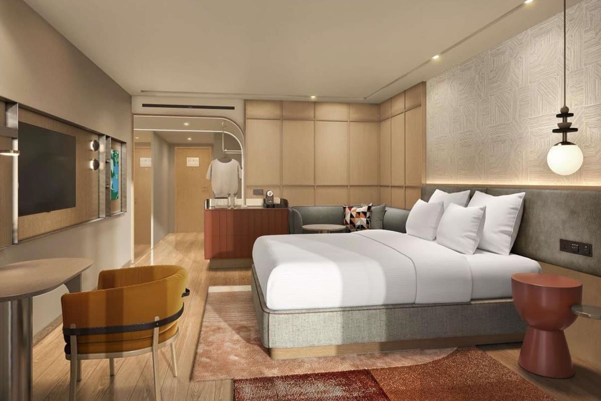 Minibar, caja de seguridad en la habitación y escritorio