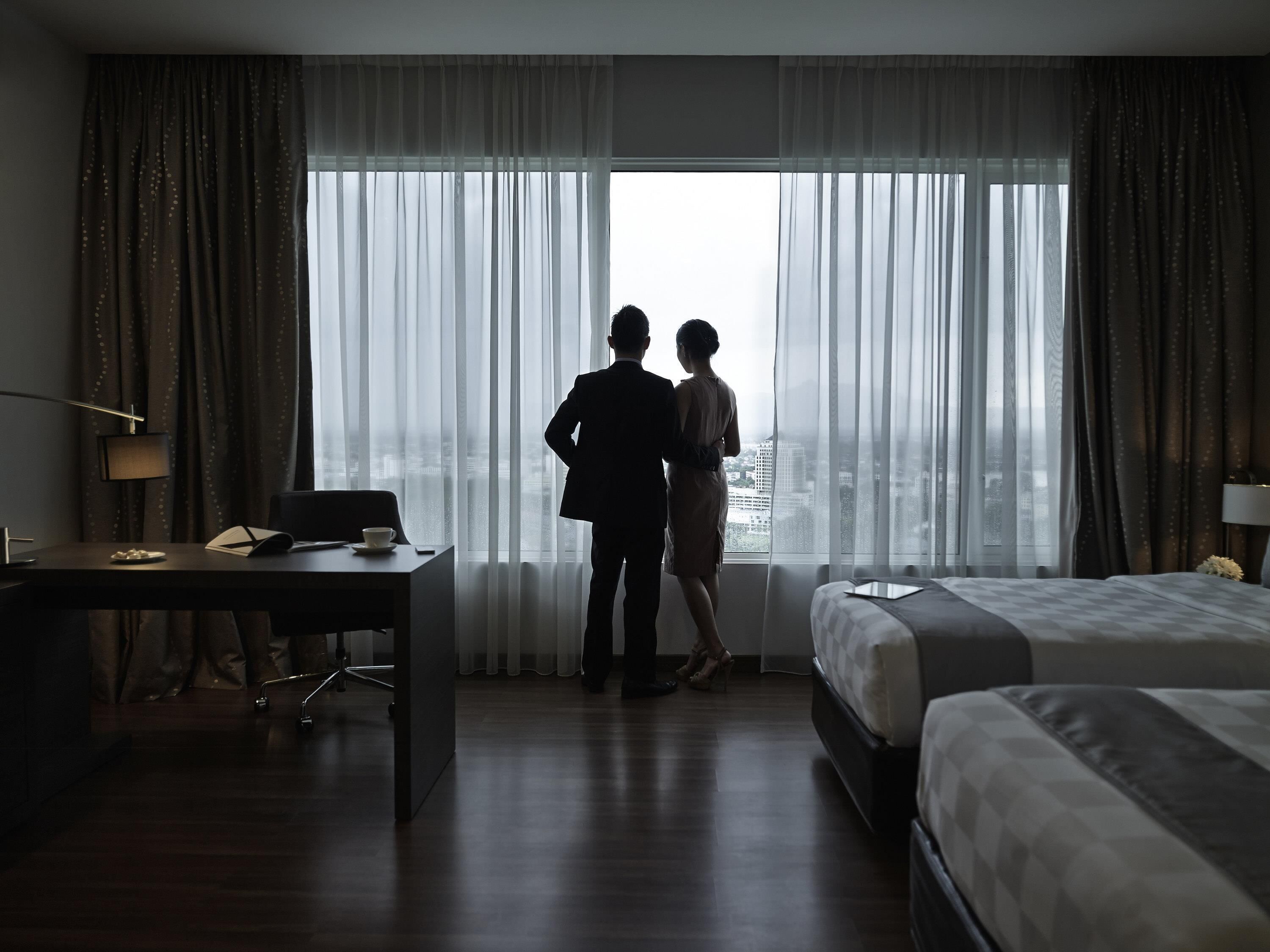 Minibar, in-room safe, desk, iron/ironing board