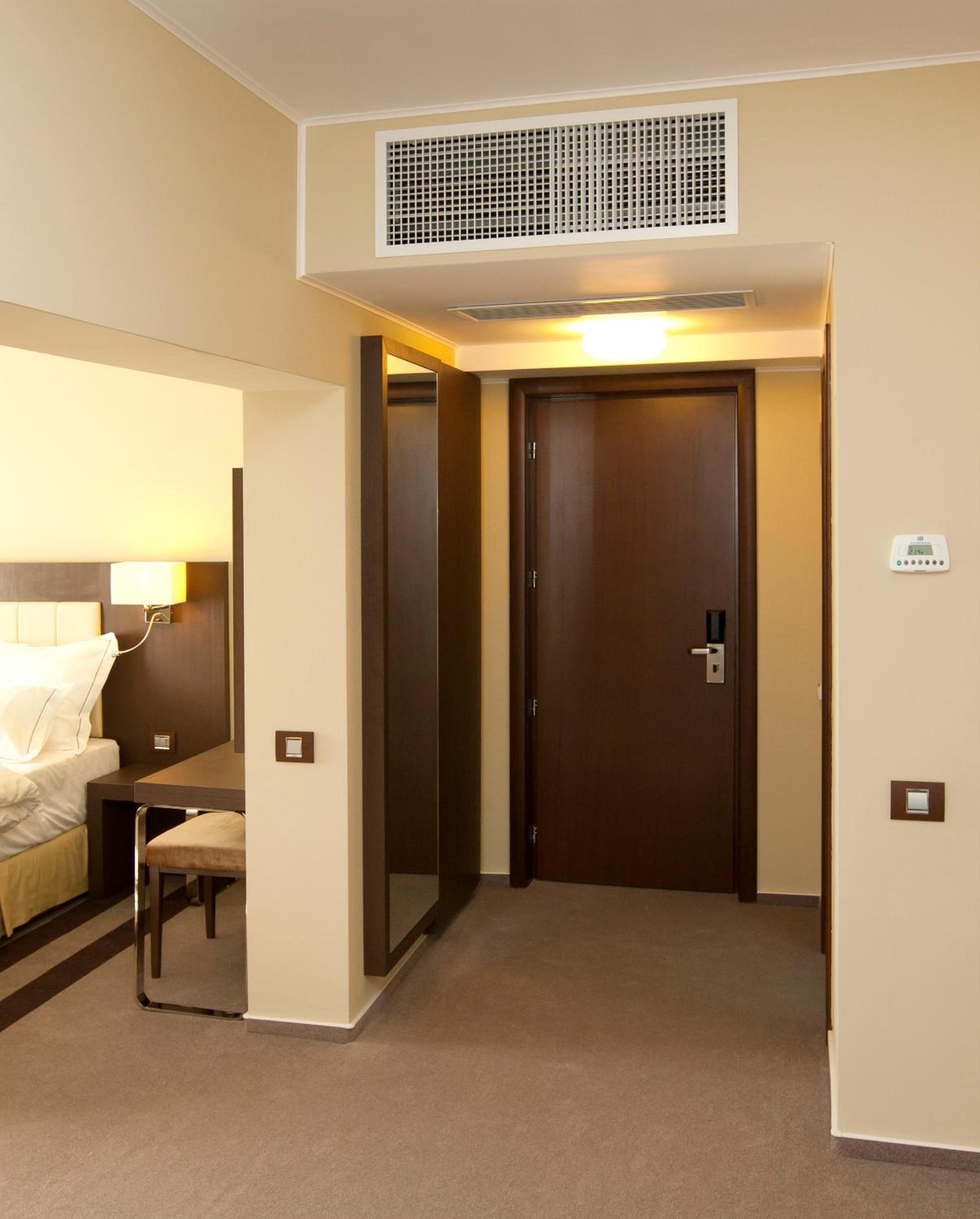 Minibaari, silitysrauta/-lauta