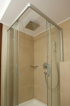 Bathroom - Pietroasa Hotel, Buzau (Buzau)